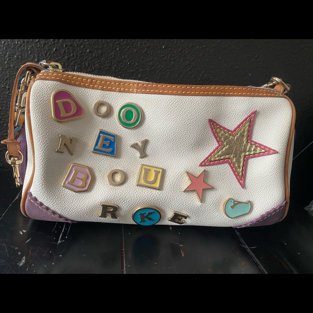 Authentic dooney and bourke shoulder bag.